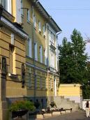 2007 р. Права частина головного фасаду