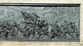 Горельєф “Арсенальці на барикадах”
