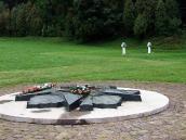 2007 п. Пам’ятник на могилі радянських…