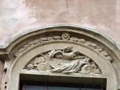 Рельєфний сандрик вікна 2-го поверху