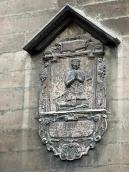 Пам’ятна плита на головному фасаді