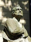 Півпостать