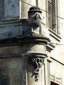 Ваза на консолі