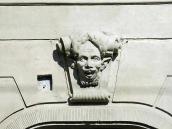 Замковий камінь порталу