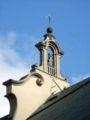 Фронтон на даху