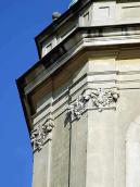 Капітелі пілястр