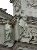 Ліва постать