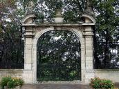 Огорожа та брами