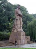 2007 р. Постать з позиції А4