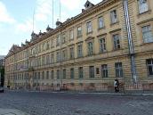 2007 р. Головний фасад у ракурсі