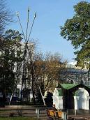 2007 р. Фонтан у вигляді трьох списів