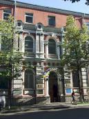 2008 р. Центральна частина фасаду по…