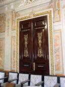 2008 р. Двері залу