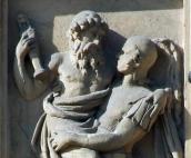 Півпостаті