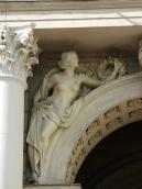 Ліва постать