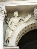 Ліва постать