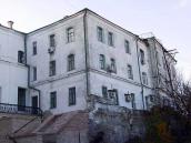 Справа видно східний фасад просфорні…