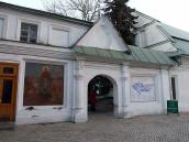 Брама больничного монастиря