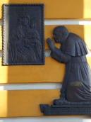 Меморіальна дошка поклоніння папи…