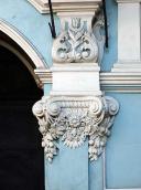 Скульптурна капітель пілястри