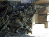 Бійці йдуть в атаку