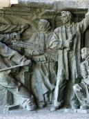 Жінка з автоматами ППШ