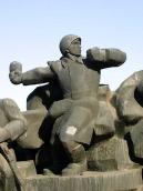 Боєць з гранатою