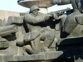 Боєць з автоматом ППШ