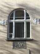 Вікно центрального ризаліту, 2-й поверх