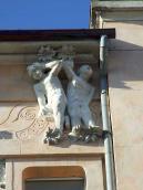 Скульптурна група 4 (права)