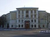 Центральна частина головного фасаду