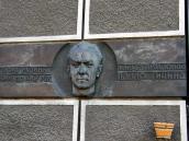 Меморіальна дошка П.Тичині