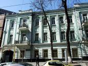 2009 р. Ліва частина головного фасаду