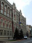 Головний фасад у ракурсі