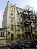 2009 р. Ліва частина головного фасаду