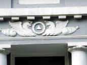 Рельєфні грифони