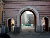 2009 р. Брама. Вигляд з тилу