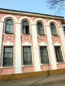 2009 р. Ліва частина головного фасаду