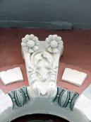 2009 р. Замковий камінь вікна