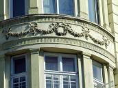 Гірлянда між 4 і 5 поверхами