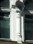 Міжвіконна колонка