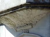 Рельєфна консоль еркера