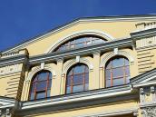 Фрагмент 3-го поверху з фронтонм