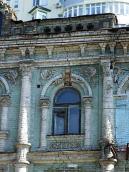 Вікно 3-го поверху з тріщиною