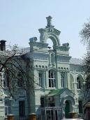 Центральна частина головного фасаду