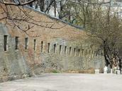 2009 р. Паркан біля корпусів 63, 64.…