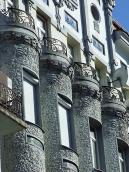 Еркери з балконами