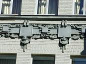 Рельєфний пояс між 3 і 4 поверхами