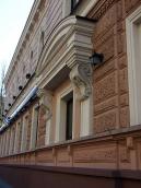 Фрагмент фасаду по вул. Пушкінській