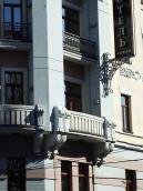 Фрагмент наріжного еркера